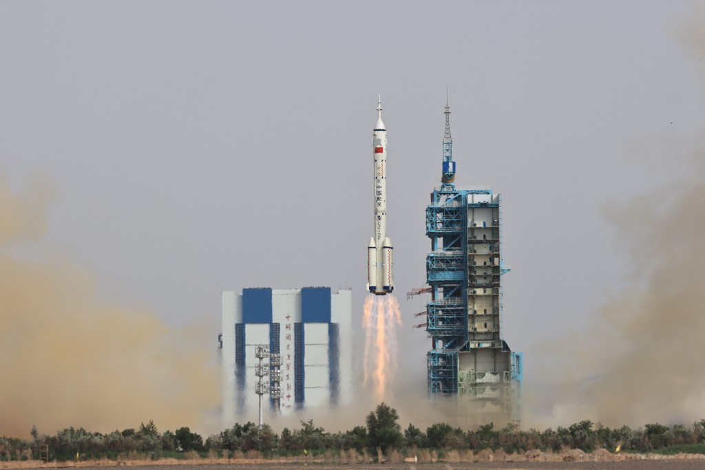 中國太空站全面建成後首次載人飛行任務開啟。新華社