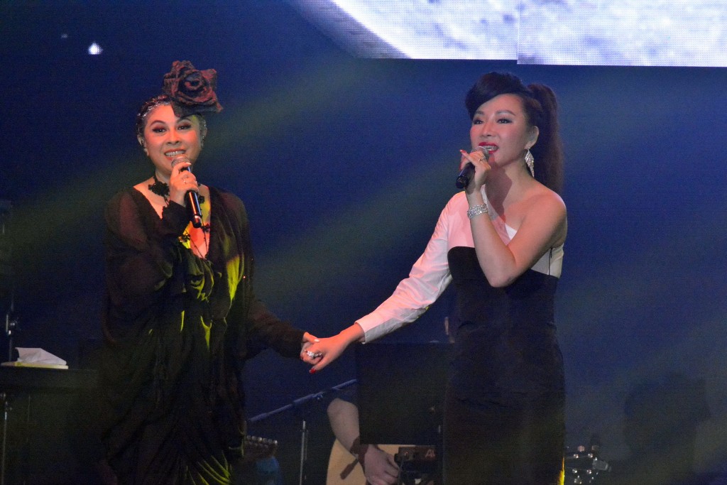梁雁翎在2017年复出开演唱会。