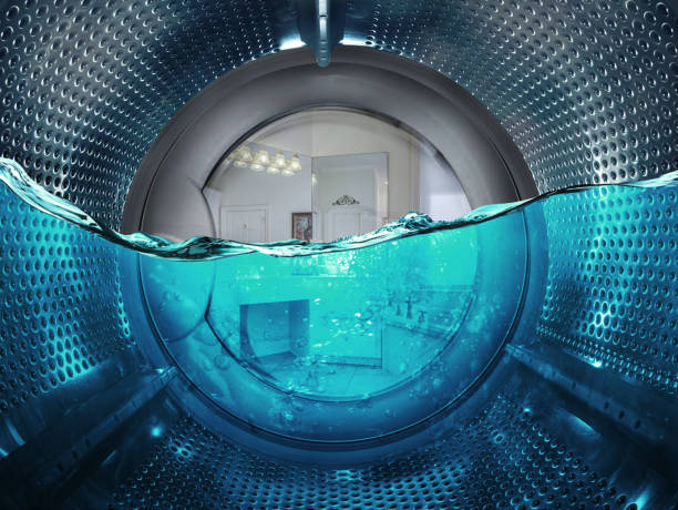 洗衣机内外滚桶之间有毛屑、污迹，会容易滋生有害细菌，每隔两至三个月可以专用洗衣机清洁剂进行清洁。