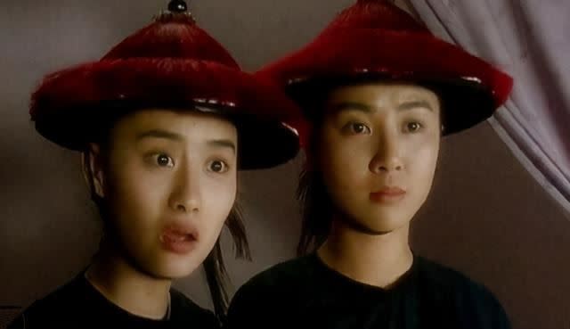 袁潔瑩（右）當年獲周星馳欽點飾演《鹿鼎記》雙兒一角。