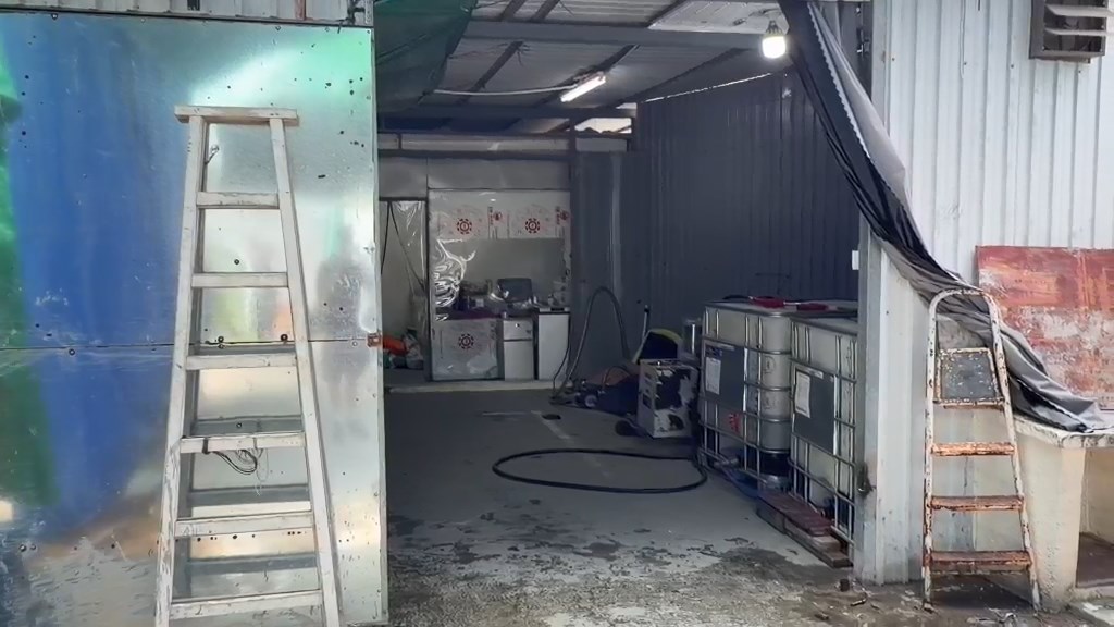 鐵皮場位於元崗新村一處偏僻位置。
