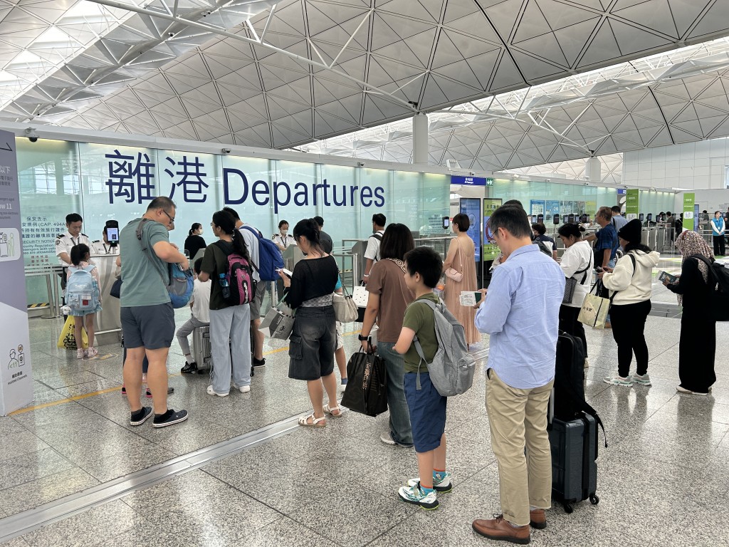 受惡劣天氣及日本旅遊需求下降影響,7月機場整體客運量增長放緩。資料圖片 受惡劣天氣及日本旅遊需求下降影響,7月機場整體客運量增長放緩。資料圖片