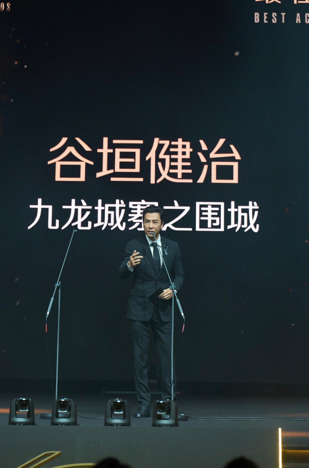 甄子丹應邀為第一屆新加坡「國際華語電影金獅大賞（Golden Singa Awards）」擔任評審及頒獎嘉賓。