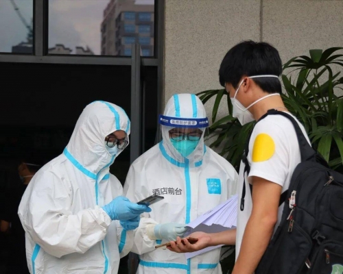 高強批評將責任推到變異病毒上,歸咎Delta變異病毒傳播能力特別強,是新型「甩鍋」和「卸責」。網上圖片
