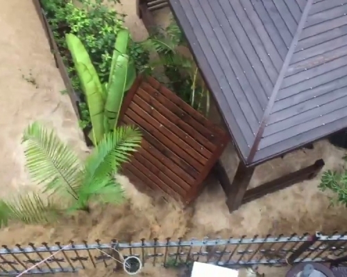 大尾督屋村變澤國。影片截圖