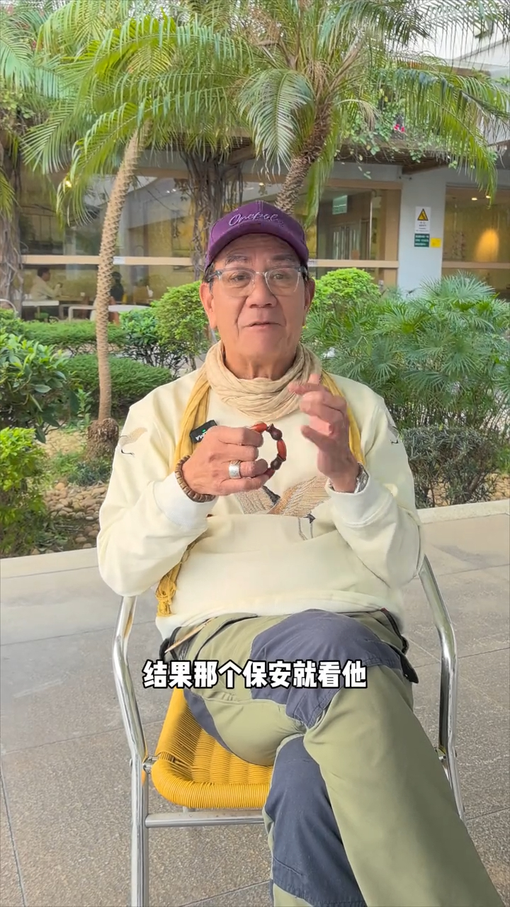 潘志文說：「我已經看不到甚麼，很快聽到那個救護車聲，人就散開，傷者很快已經運走了。」