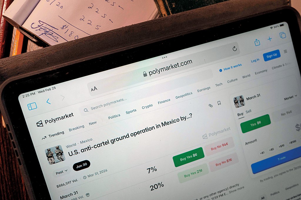 美國用戶開啟Polymarket的應用程式。