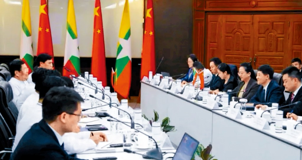 公安部部長助理劉忠義一行與緬甸高層進行會談。