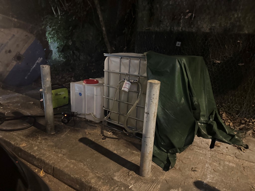 檢獲的懷疑未完稅汽油。政府新聞處圖片