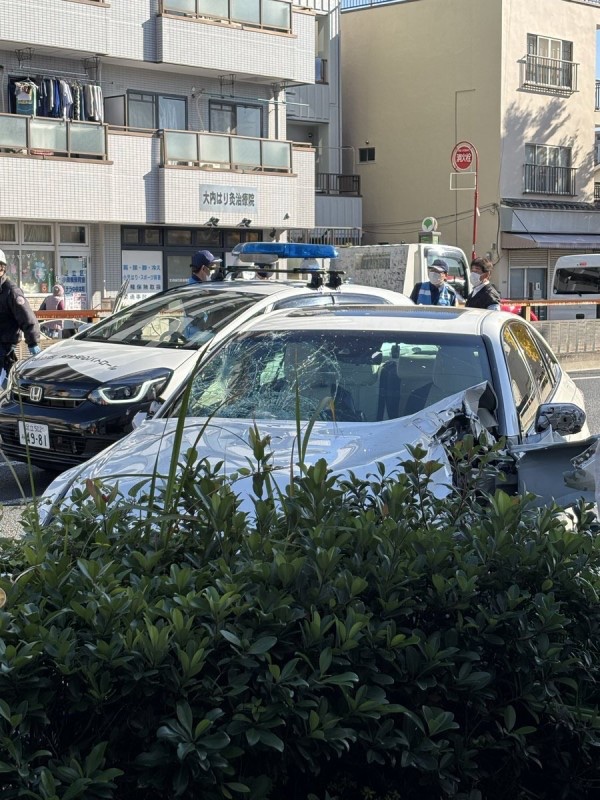 東京足立區車撞途人11傷。 X@dvRaRHE16G98629