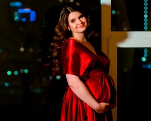 俄罗斯产妇爱丽莎被医生误将子宫拔出致死。（网图）