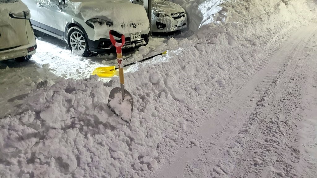 日本持續兩周的雪災，截至2月3日已造成30人死亡。X@hiro_hiro_1123c
