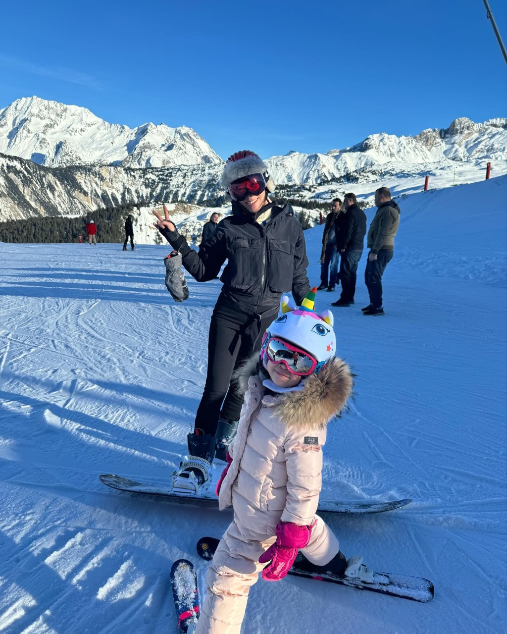 李美慧早前举家到瑞士滑雪。