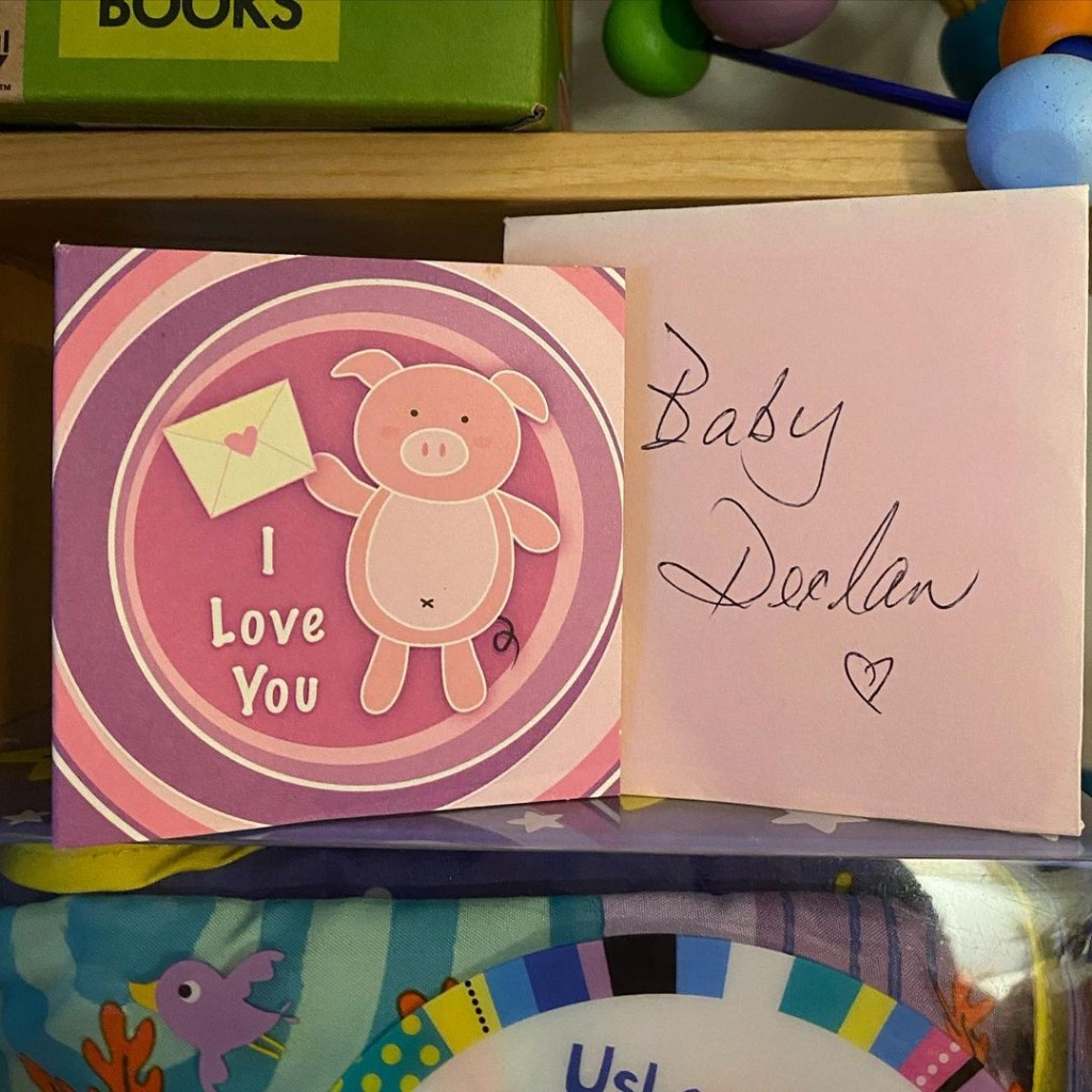 是給她的外孫Declan。