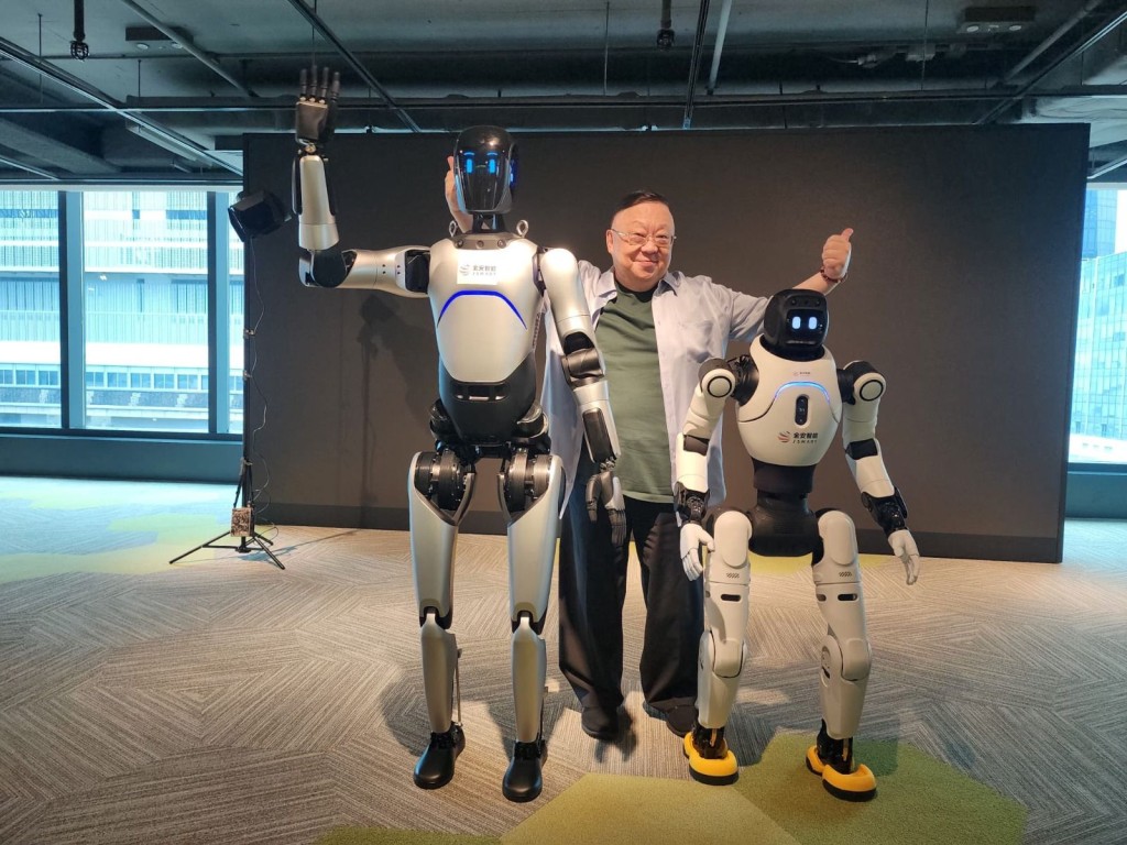 粤剧首次有机械人参加演出,写入历史。 粤剧首次有机械人参加演出,写入历史。