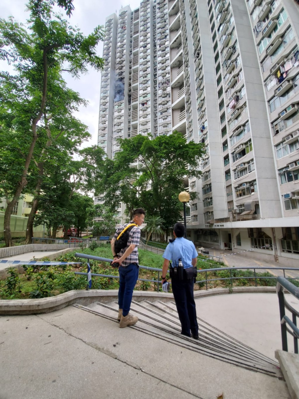 事件中無人受傷,火警期間近30名住客要疏散。 林思明攝
