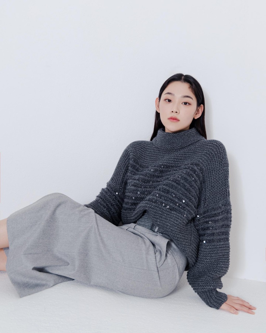 康美娜飾演男主妹妹南慧俊。