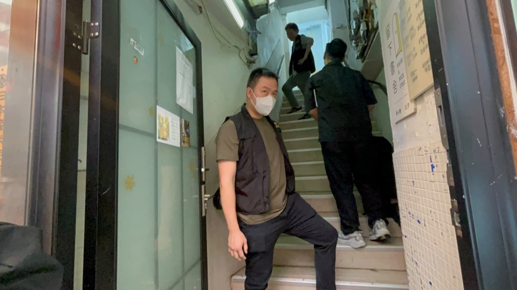 警務處國家安全處下午派員到場調查。 警務處國家安全處下午派員到場調查。