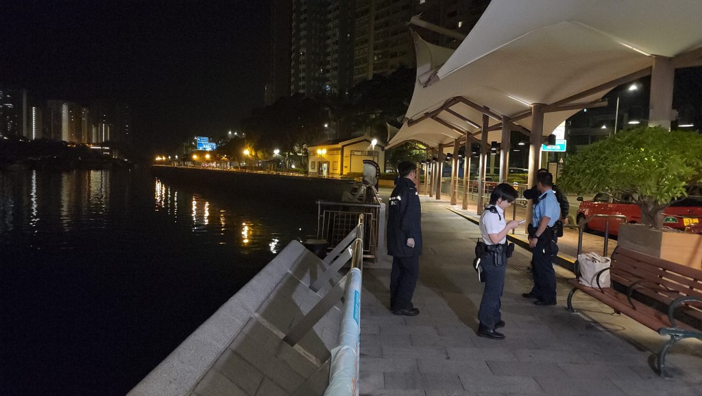 現場為香港仔海傍道3號逸港居對開、觀海徑一帶海面。黎志偉攝