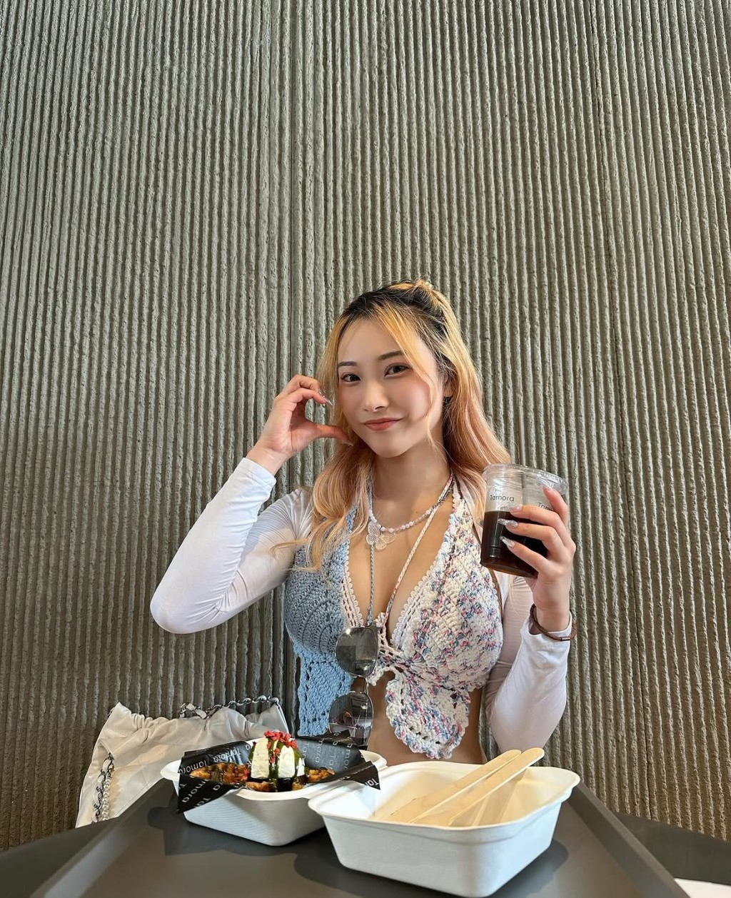 沈曉榆平時裝扮跟她比賽時有極大差別。