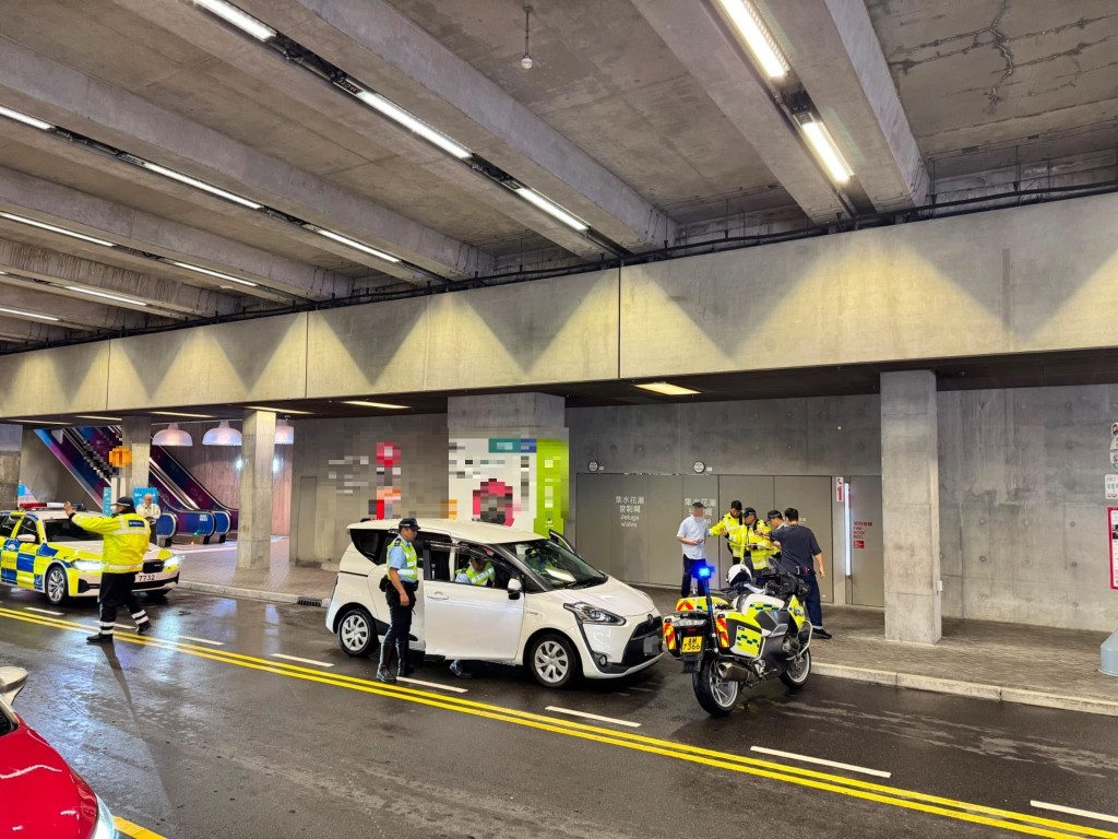 其中一部涉案白牌車。 其中一部涉案白牌車。