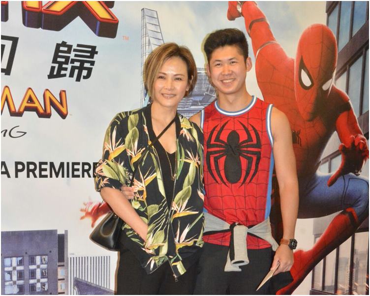 馬詩慧講到兩個女兒不時在社交網站大晒性感相，老公王敏德似有微言。