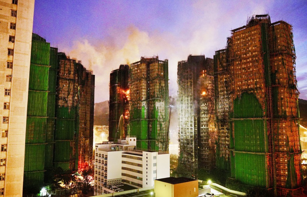 大火蔓延至其他座數。資料圖片