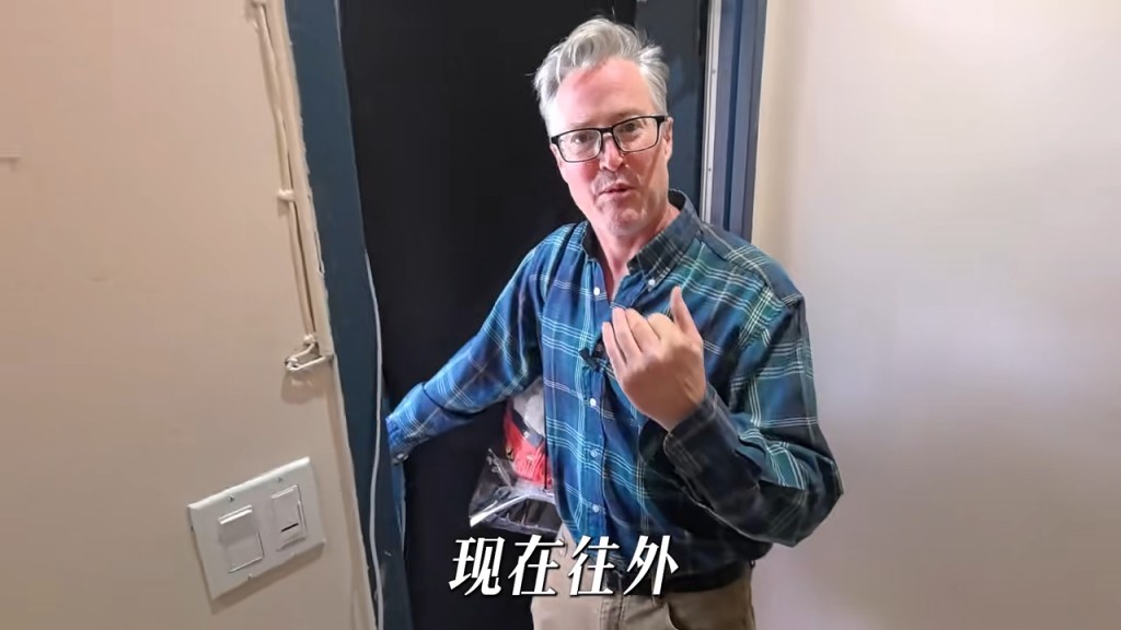 體驗完療程的夏克立，看起來神清氣爽、煥然一新。