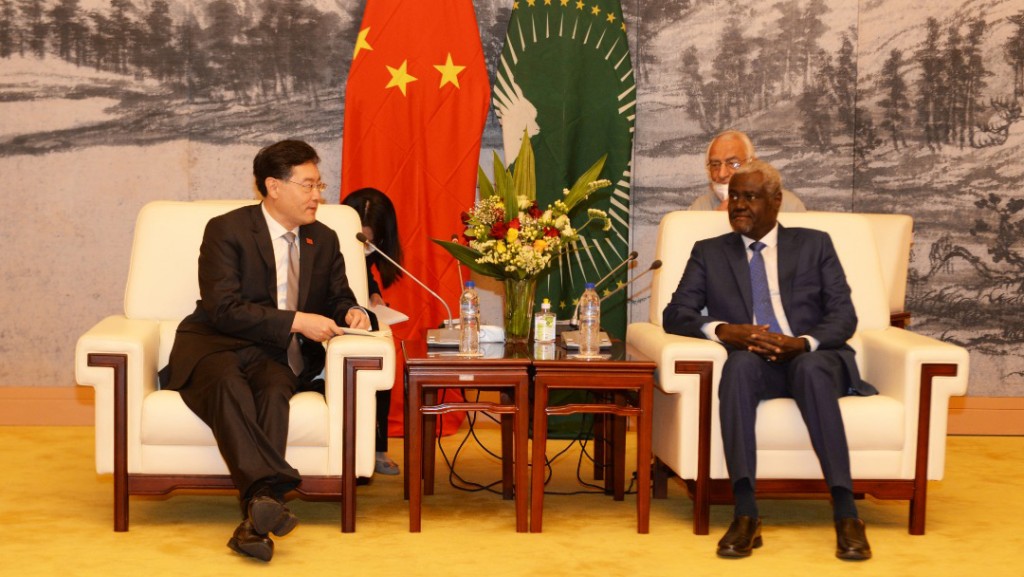 秦剛與埃塞俄比亞總理阿比會面。 新華社