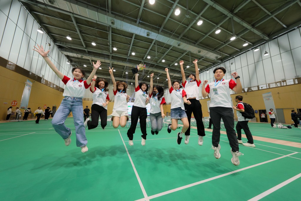 活動有60多位香港本地及國際學校學生,與超過20位深圳國際學校學生參與 。香港律師會圖片 活動有60多位香港本地及國際學校學生,與超過20位深圳國際學校學生參與 。香港律師會圖片