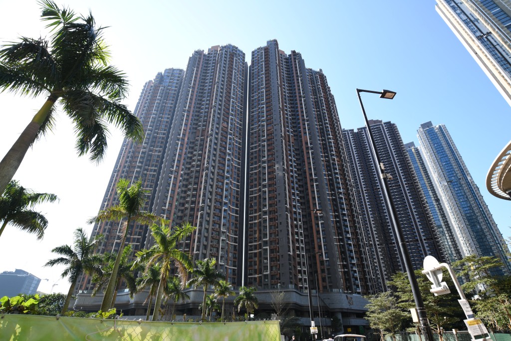 晉海高層兩房戶  850萬易手