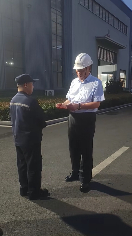 “全网最爱发钱老板”中秋派钱。