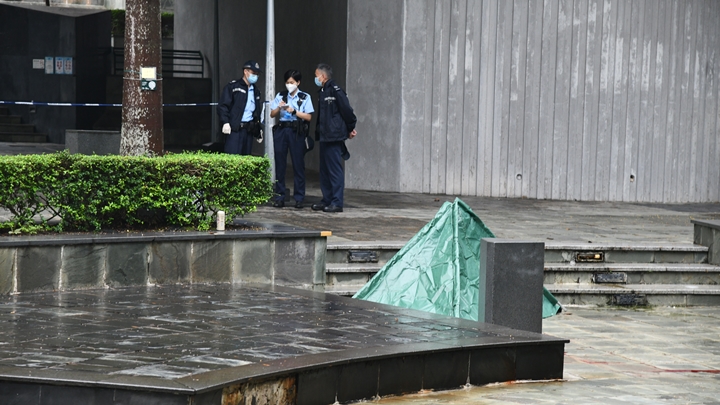 八旬翁從行人天橋墮下死亡。梁國峰攝