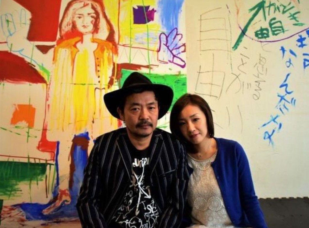 園子溫跟脫星神樂坂惠於2011年結婚，並育有一女。