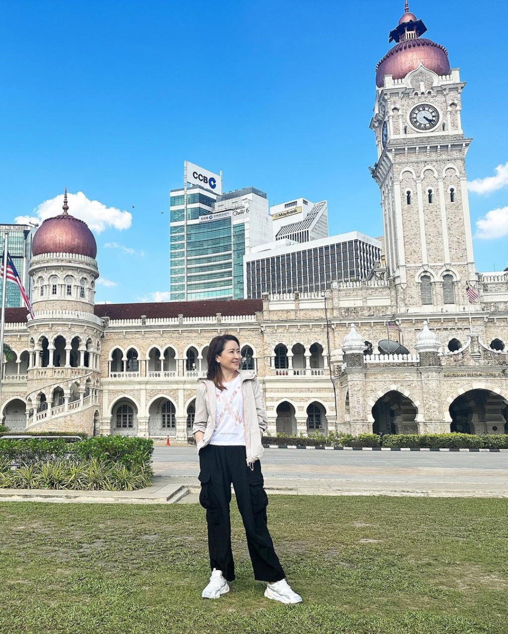 龔慈恩近日為TVB新劇《家族榮耀之繼承者》飛赴馬來西亞取景。