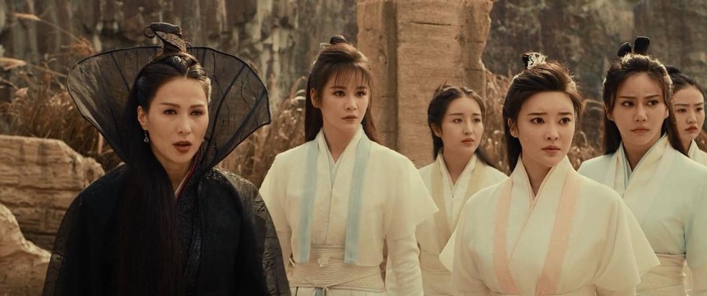 王晶執導的《倚天屠龍記》被指女主角與配角「撞樣」。(電影劇照)
