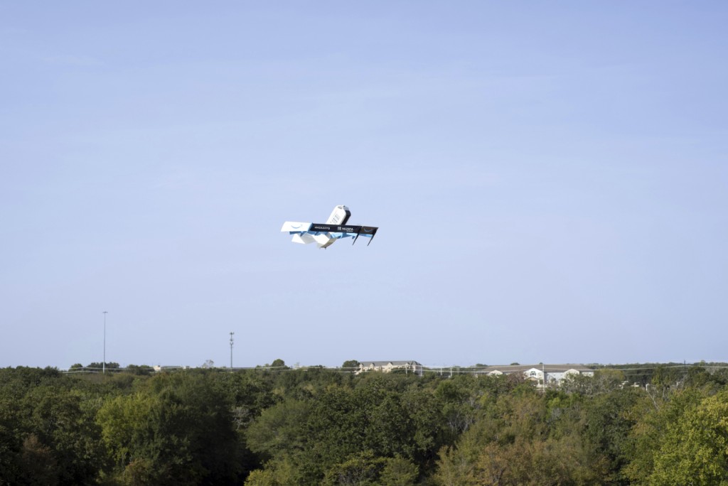 無人機的飛行高度約40到120米。美聯社