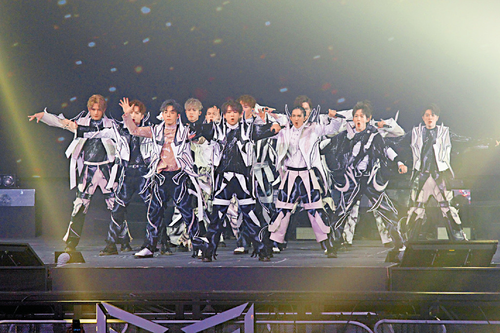 ■MIRROR以戰士Look登場唱跳《ASAP》，為一連六場的演唱會揭開序幕！