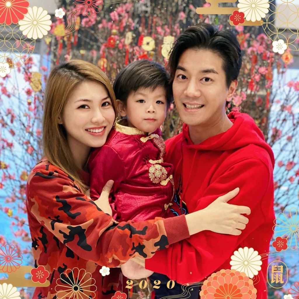 黎諾懿指不用開工的日子便會陪兒子「小春雞」（中）。
