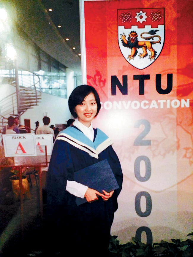 孟穎於新加坡南洋理工大學畢業後,獲邀前往美國麻省理工學院深造。