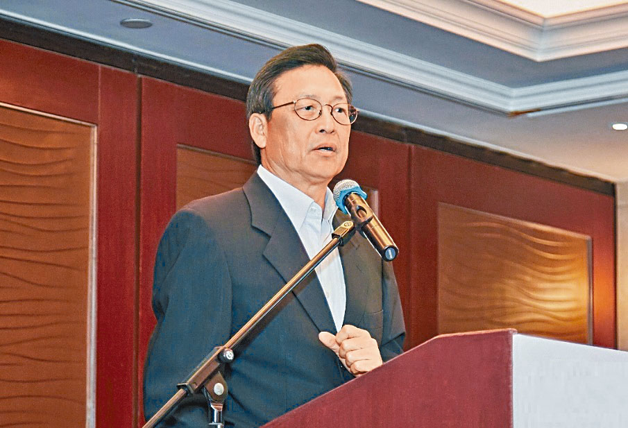 美聯黃建業稱,樓市未脫好淡爭持格局。