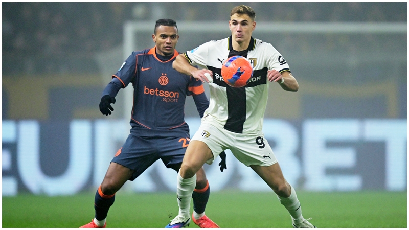 馬迪奧柏歷堅奴身型高大，作前線支點一流。REUTERS