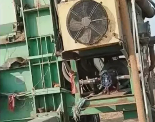 死者被絞碎只剩一條腿。《新京報》 死者被絞碎只剩一條腿。《新京報》