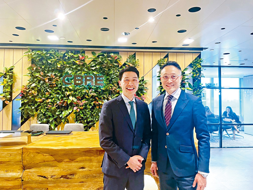 世邦魏理仕陳錦平表示，「北都」進一步刺激新的工業租賃需求。旁為黎尚文。
