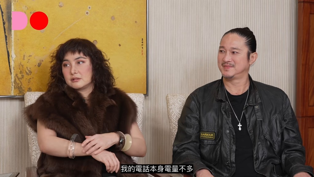 何超儀近日與陳子聰夫妻檔現身節目《The Do Show》受訪,陳子聰在訪問中坦言經歷大病後對生命有了全新體會。 何超儀近日與陳子聰夫妻檔現身節目《The Do Show》受訪,陳子聰在訪問中坦言經歷大病後對生命有了全新體會。