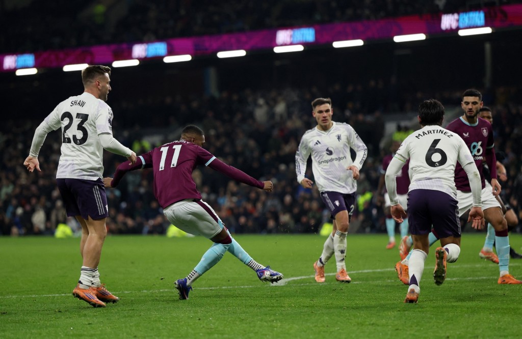 般尼2：2曼聯。路透社