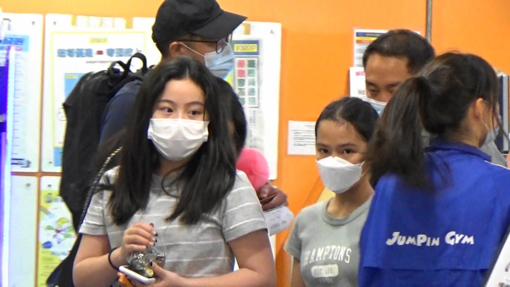 12歲的Josephine已姐亭亭玉立。