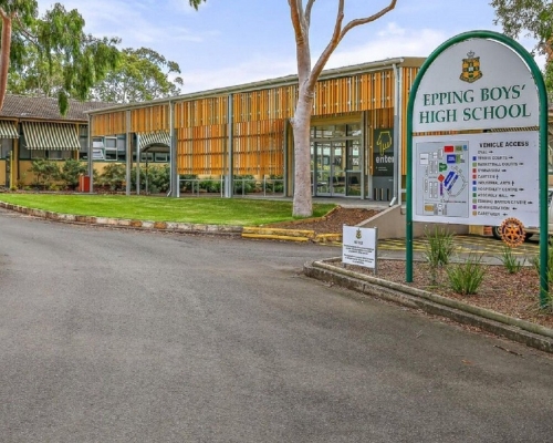 該名學生就讀的Epping Boy's High School停課一日。網圖