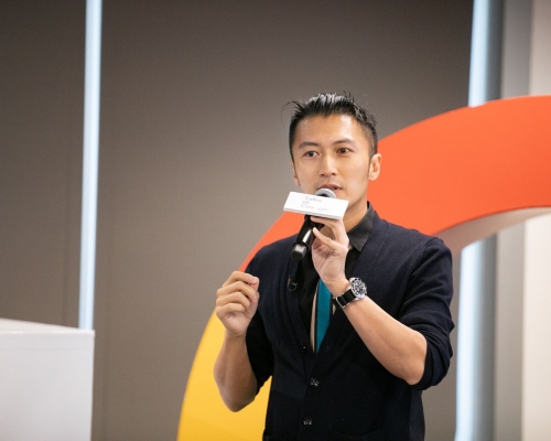 霆鋒分享個人演藝及創業之路。
