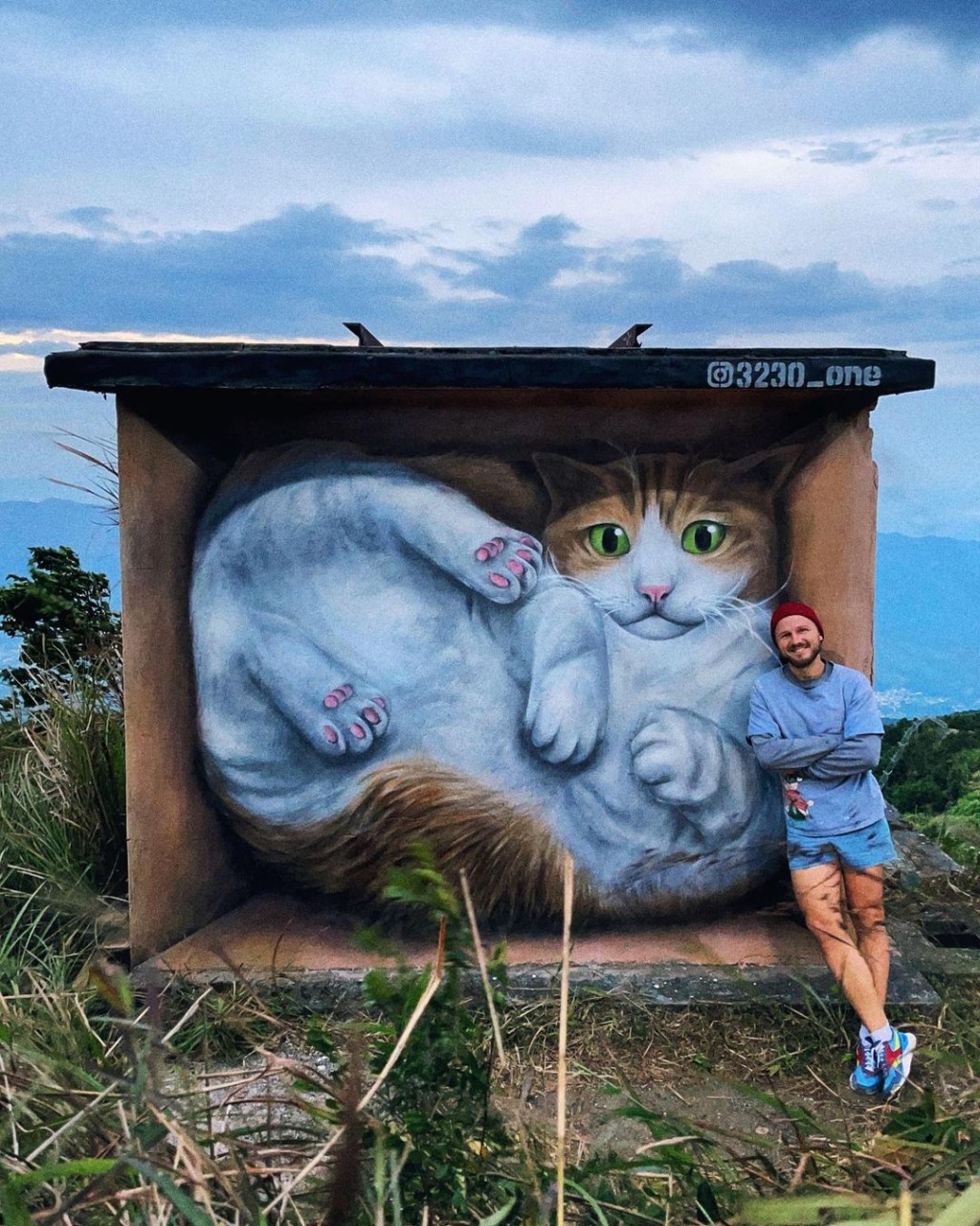 Vladimir与大帽山「猫屋」的合照。「vladimir3230」IG